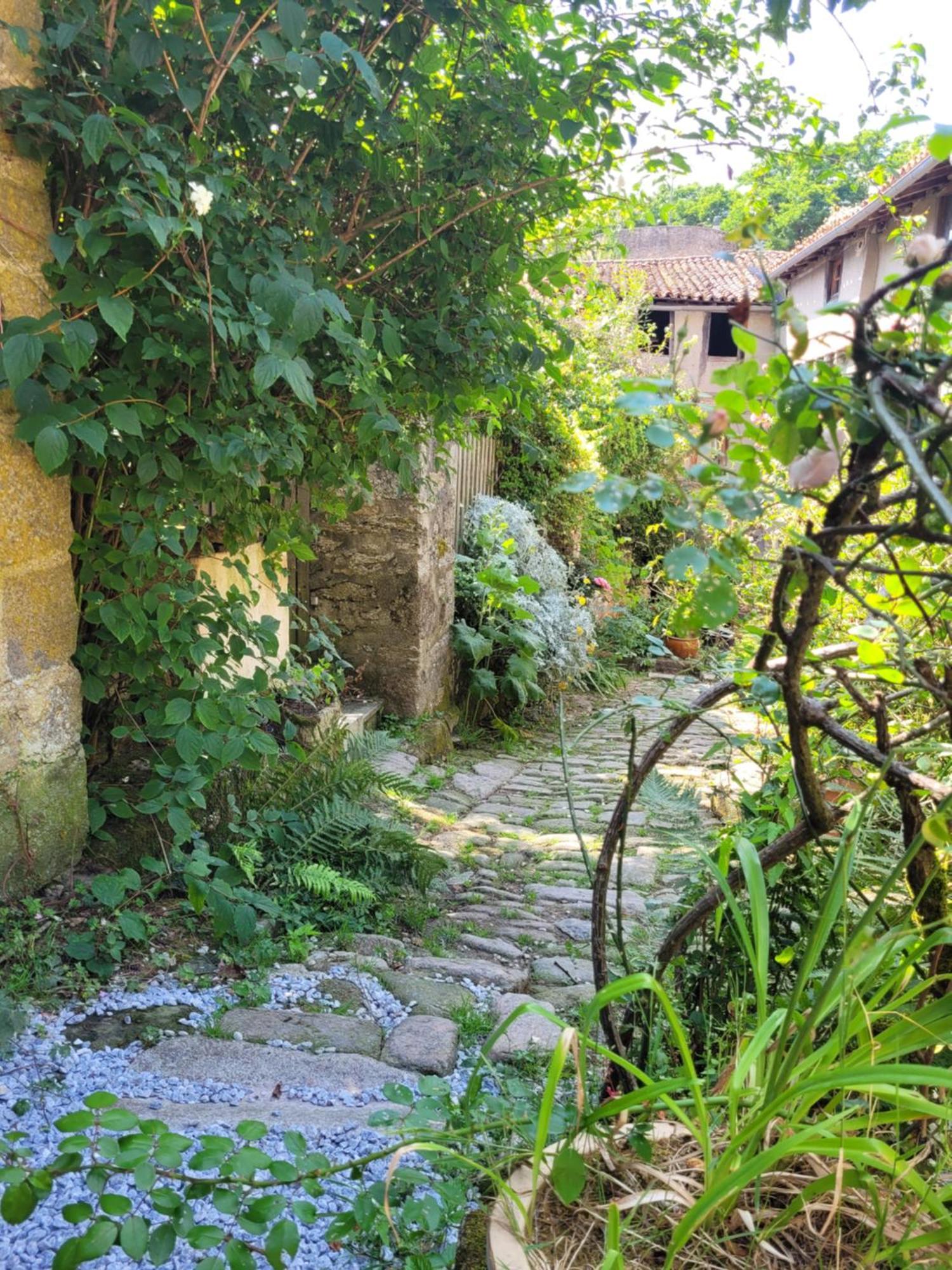 Lekker Slaap Ξενοδοχείο Parthenay Εξωτερικό φωτογραφία